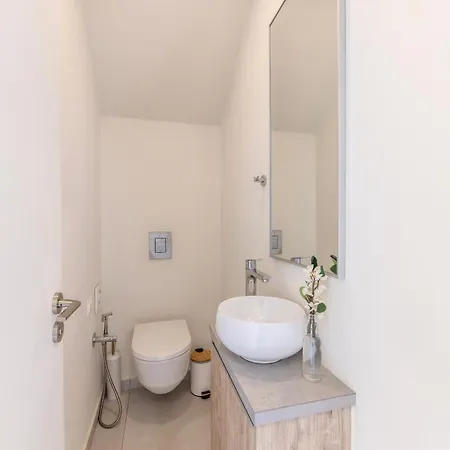 Milan's Mythical Paralimni