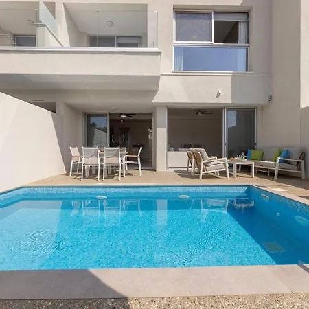 Milan's Mythical * Paralimni