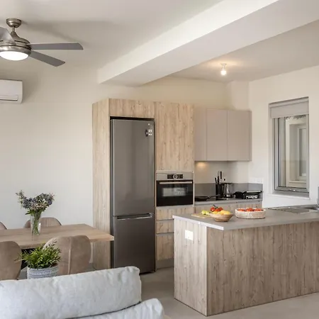 Tatil Evi Milan's Mythical Paralimni